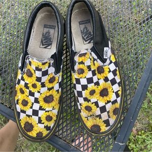 Sunflower checker vans